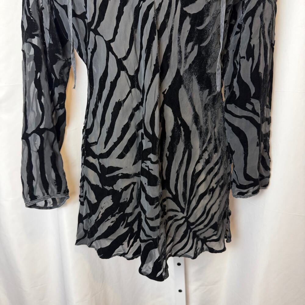 VS Victoria's Secret Burnout Velvet Top Silk Blend Sheer Y2K Black Whimsigoth M - Picture 3 of 6